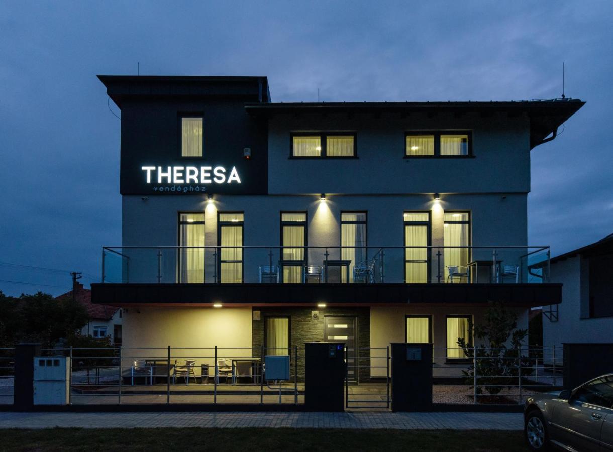 Theresa Vendégház Kiskunmajsa Extérieur photo